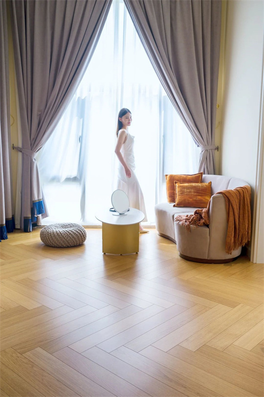 Room Tour|一線臨湖庭院，高階生活的藝術想象 image1
